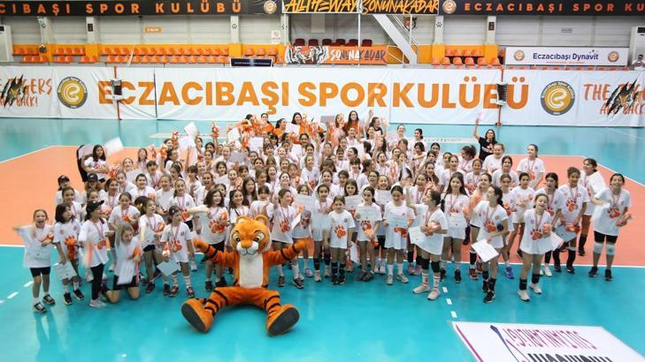 Eczacıbaşı Ayazağa Spor Okulu, Mini Tigers Voleybol Şenliği düzenledi