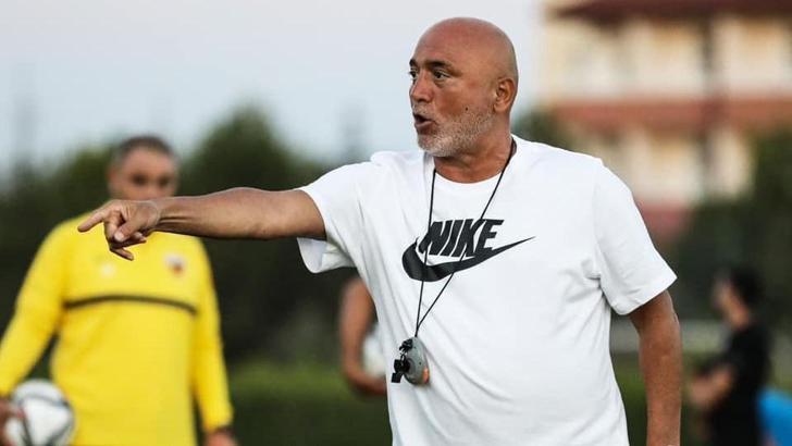 Kayserispor'da Hikmet Karaman'ın sözleşmesi sona erdi