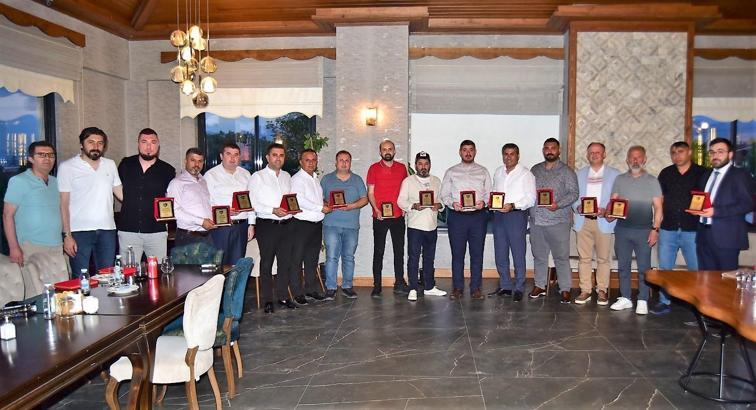 Denizlispor'a destek veren yöneticiler onurlandırıldı