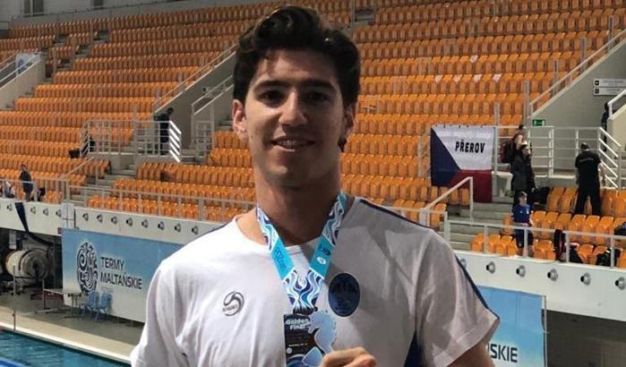 Derin Toparlak'tan yüzmede dünya üçüncülüğü