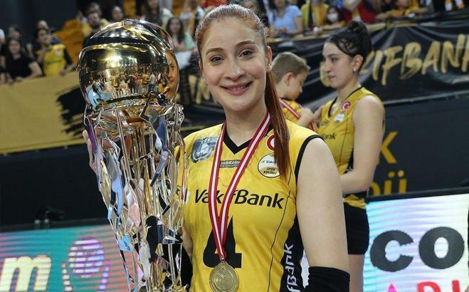 VakıfBank'tan Tuğba Şenoğlu'na teşekkür