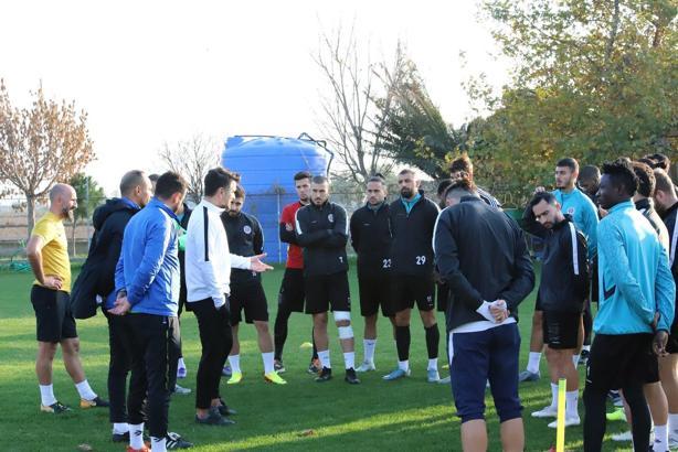 Menemenspor'da Cenk Laleci'den zorunlu değişim