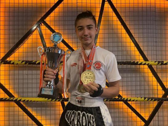 Eskişehirli genç kick boks şampiyonun hedefi Milli Takım