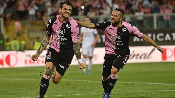 Palermo, Serie B'ye yükseldi!