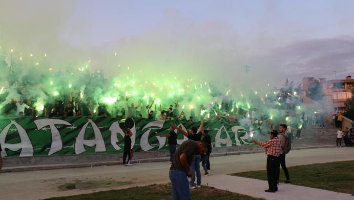 Sakaryaspor taraftarı 57'nci yaşı coşkuyla kutladı