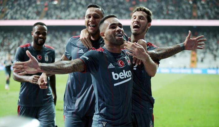 Son dakika Beşiktaş haberi! Teixeria ile yollar ayrılabilir