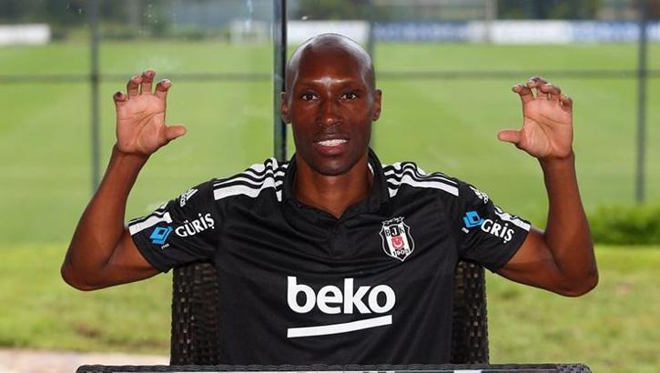 Son dakika Beşiktaş transfer haberi! Atiba Hutchinson ile yola devam