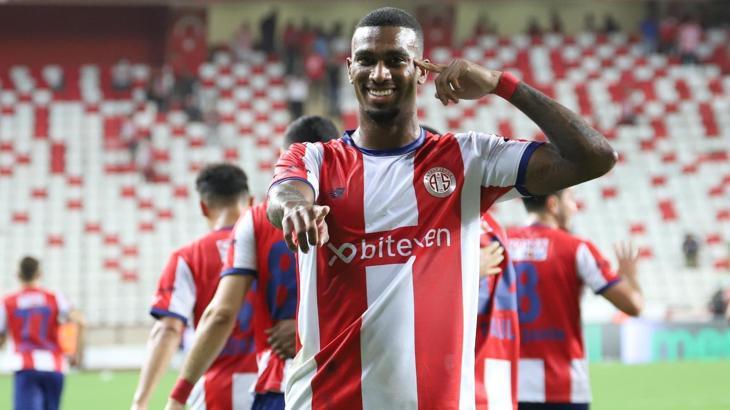 Trabzonspor Haji Wright için girişimleri sürdürüyor