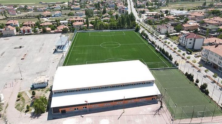 Tomarza ilçe stadı ve spor salonu tamamlandı