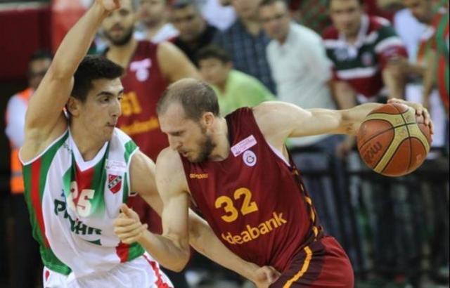 Pınar Karşıyaka, Kenan Sipahi'yi kadrosuna kattı
