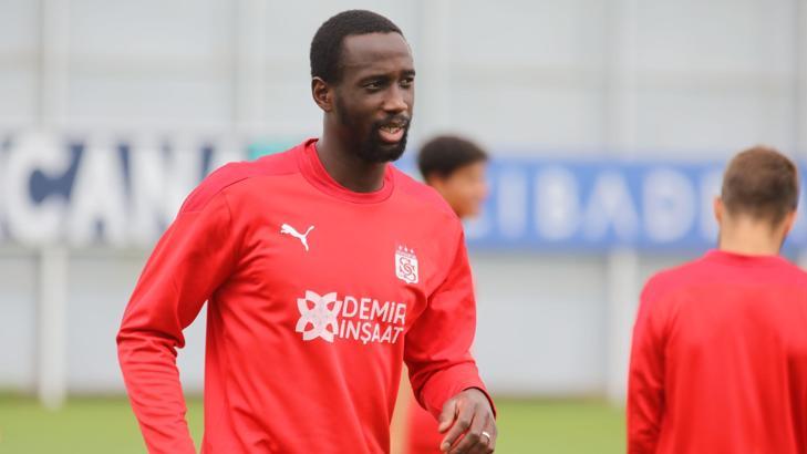 Samba Camara, 2 yıl daha Sivasspor'da