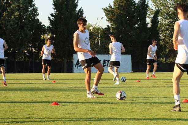 Altay, yeni sezona gençleriyle start verdi
