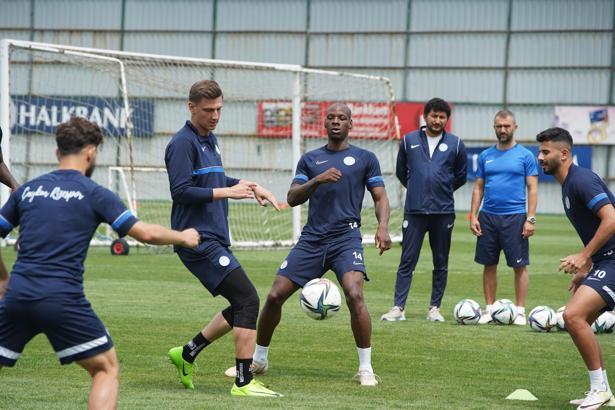 Çaykur Rizespor, günü çift antrenman ile tamamladı