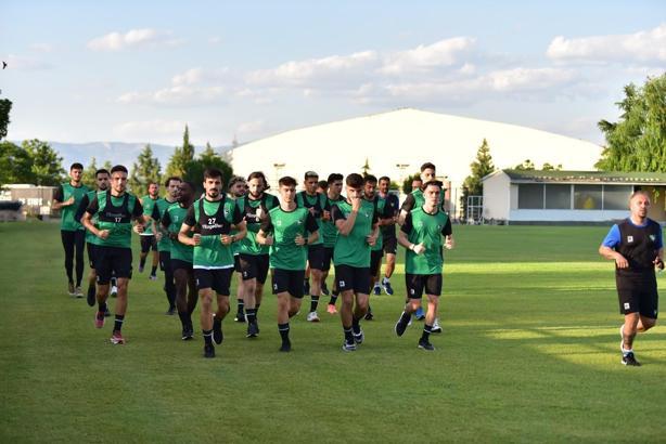 Denizlispor, yeni sezon hazırlıkları için top başı yaptı