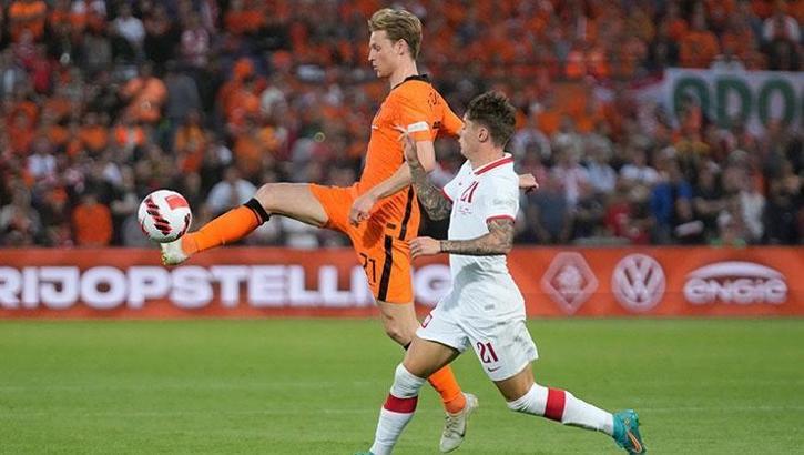 Manchester United, Frenkie de Jong transferini bitirmeye çok yakın