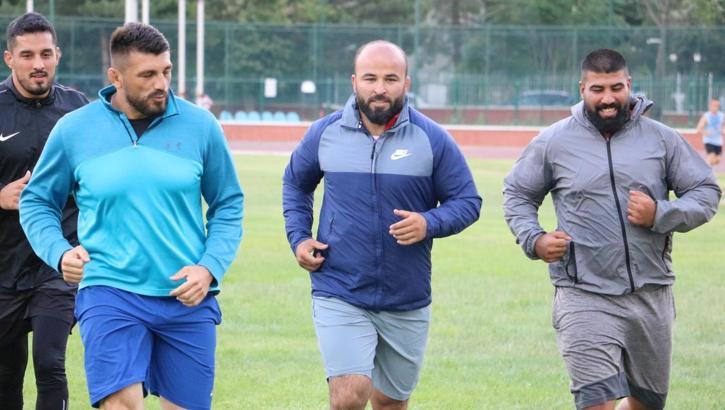 Başpehlivanlar Kırkpınar için Edirne'ye geldi