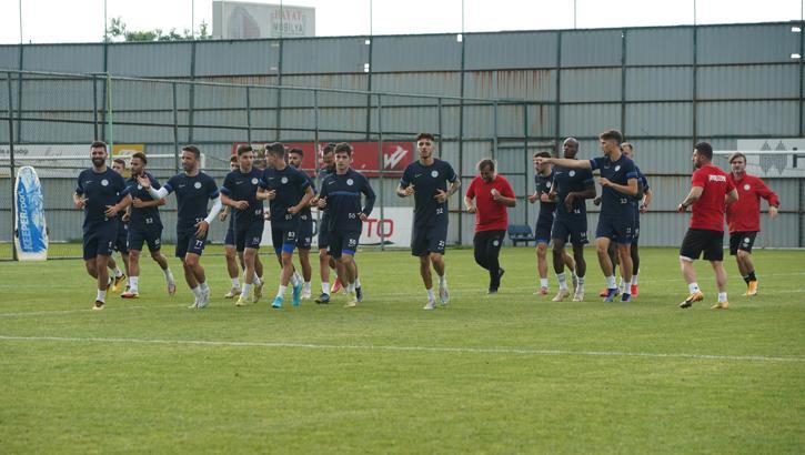 Çaykur Rizespor, günü çift antrenmanla tamamladı