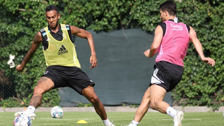 Beşiktaş, kondisyon ve taktik çalıştı