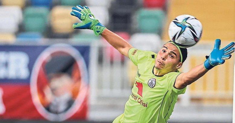 Galatasaray'da Ali Emre Yanar sürprizi