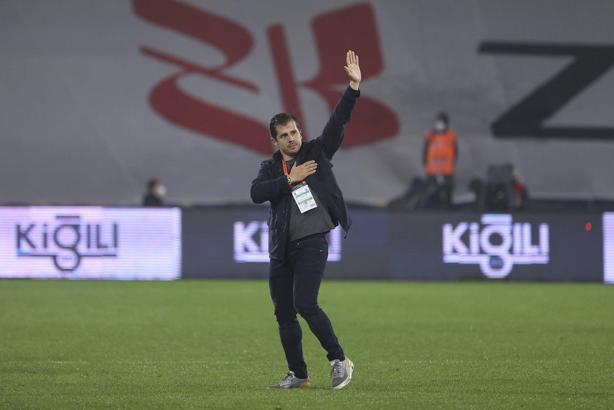 Son dakika! Başakşehir'de Emre Belözoğlu, Ahmed Touba transferini açıkladı