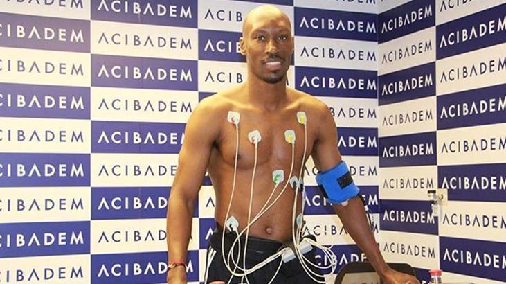 Beşiktaş'ta Atiba sağlık kontrolünden geçti