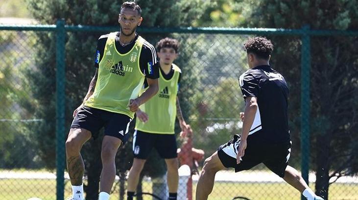 Beşiktaş'ta Cenk Tosun ilk antrenmanına çıktı
