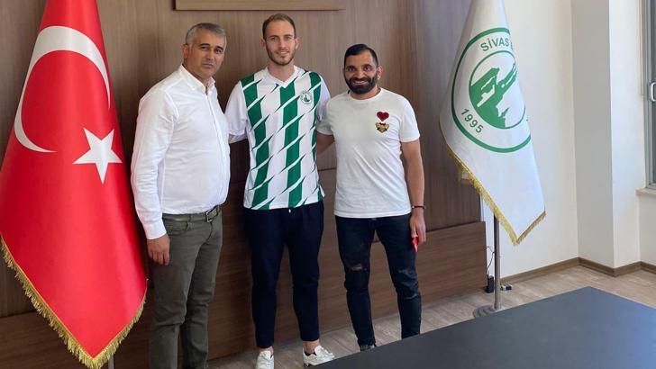 Berkay Yıldız, resmen Sivas Belediyespor'da