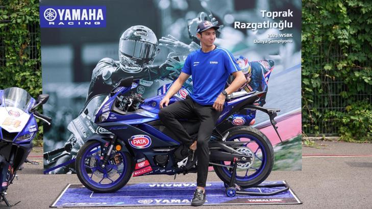Red Bull sporcusu Toprak Razgatlıoğlu için 54 özel motosiklet