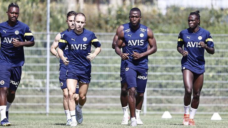 Fenerbahçe - Mol Fehervar maçı yarına alındı