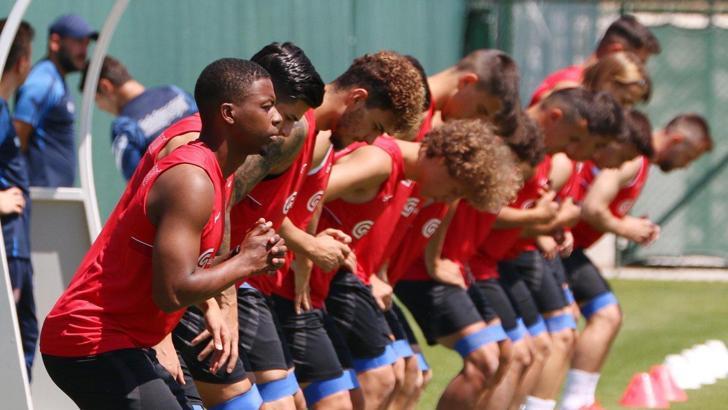 Antalyaspor, 3 grup halinde çalıştı