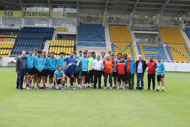 Menemenspor'da 15 oyuncu kaldı