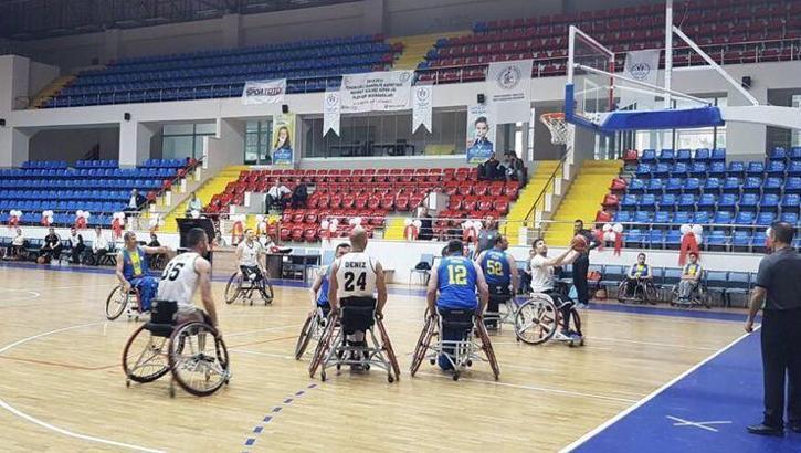 Beşiktaş ve İzmir Büyükşehir Belediyespor, yarı finale yükseldi