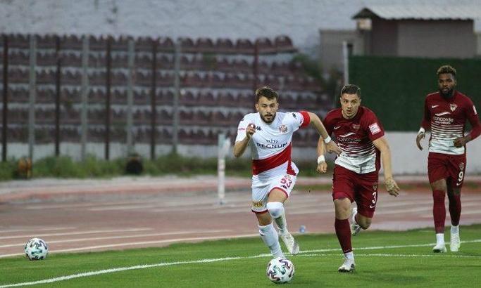 Antalyaspor, Mert Yılmaz'ı Ümraniyespor'a kiraladı