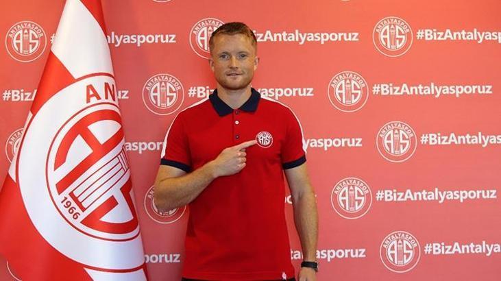 Antalyaspor Sam Larsson'u transfer etti