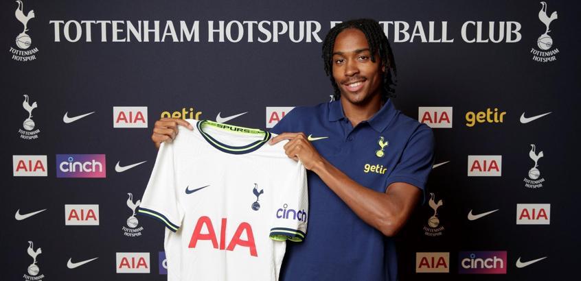 Transfer haberi: Tottenham, Djed Spence'i kadrosuna kattı
