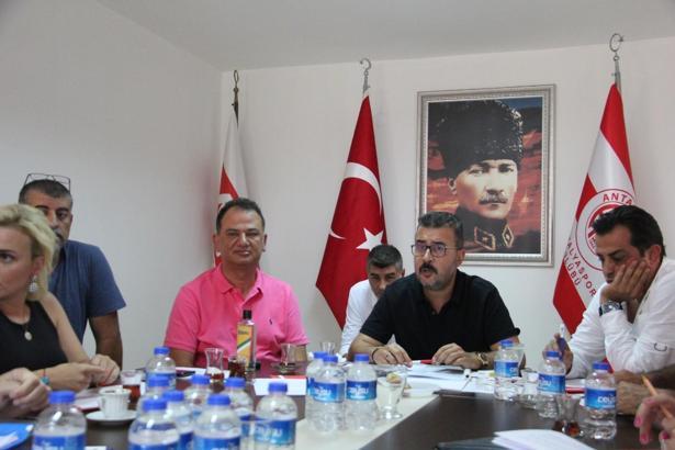 Antalyaspor Kulübü Derneği'nde görev dağılımı yapıldı