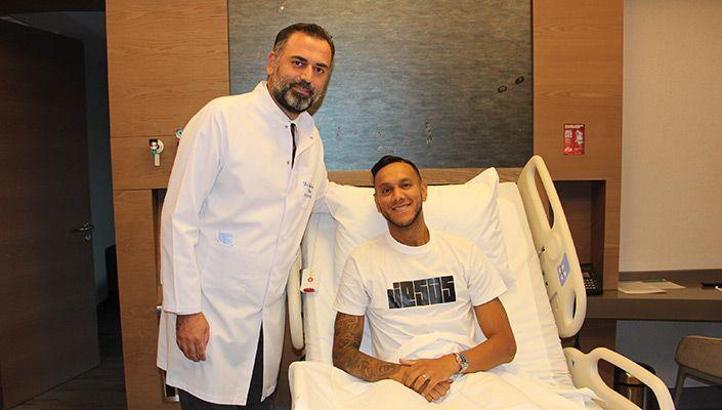 Beşiktaş'ta Josef de Souza ameliyat oldu