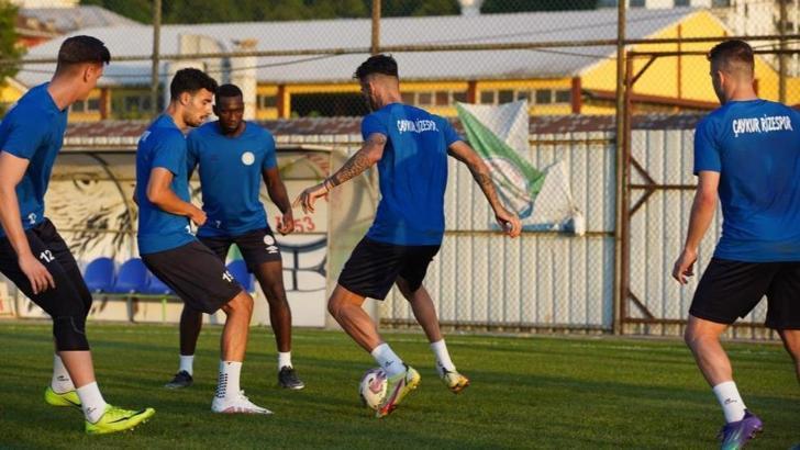 Çaykur Rizespor, iki günlük iznin ardından antrenmanlara başladı