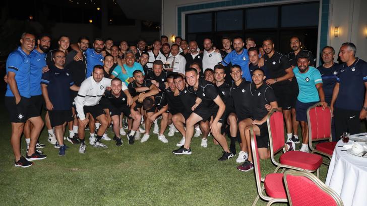 Altay, kamp yorgunluğunu barbekü partisi ile attı