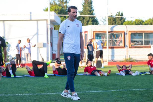 Samsunspor haberi | Bayram Bektaş açıkladı: Forvet ve sağ bek transfer edeceğiz