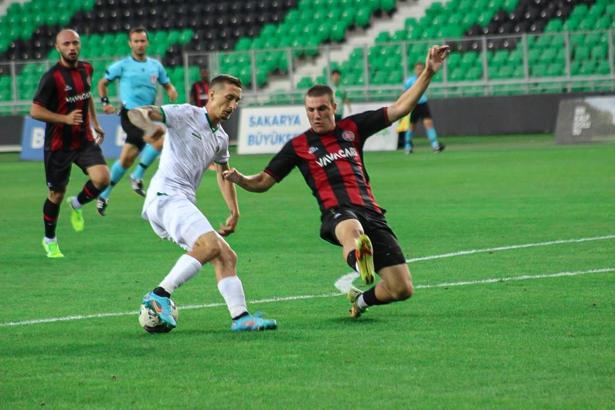 Sakaryaspor-Fatih Karagümrük hazırlık maçında 6 gol