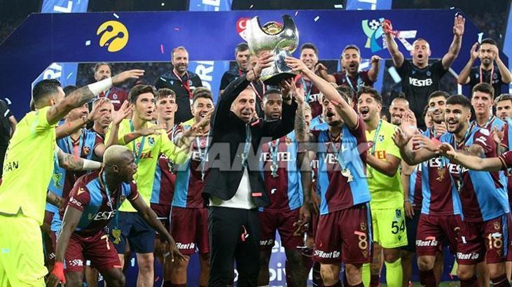 Abdullah Avcı, Trabzonspor'da 3. kupasını kazandı