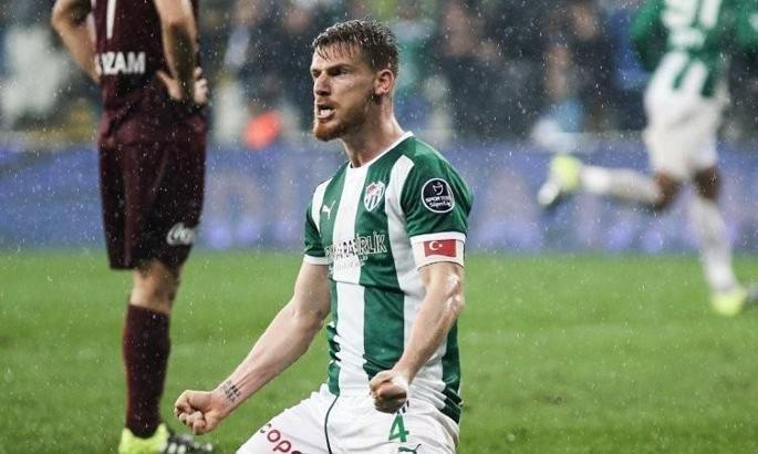 Serdar Aziz'den Bursaspor'a 50 bin TL'lik destek