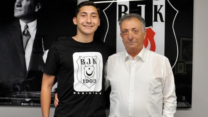 Son dakika Beşiktaş transfer haberi! Emirhan İlkhan'dan menajerine rest! Beşiktaş kazansın diye imza attı
