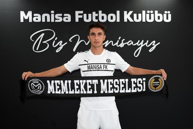 17 yaşındaki Fırat Sarı, Manisa FK'da