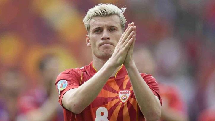 Fenerbahçe, Ezgjan Alioski'yi resmen açıkladı! Formayı giydi...