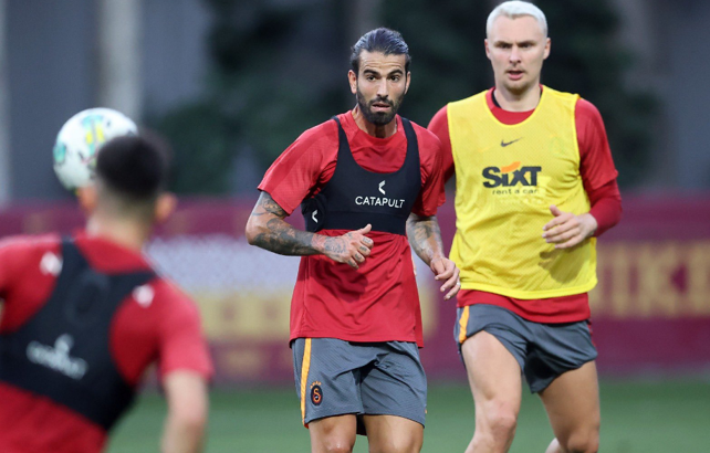 Galatasaray, Antalyaspor maçı hazırlıklarına tek eksikle başladı
