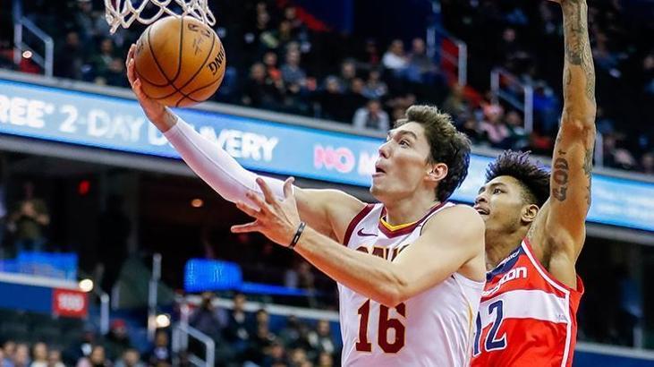 Cedi Osman sahalara dönüyor