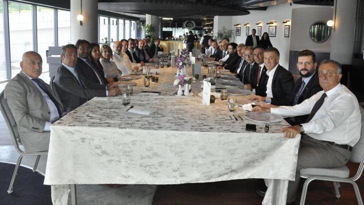 Beşiktaş'tan Mehmet Büyükekşi ile kulüp başkanlarına dostluk yemeği