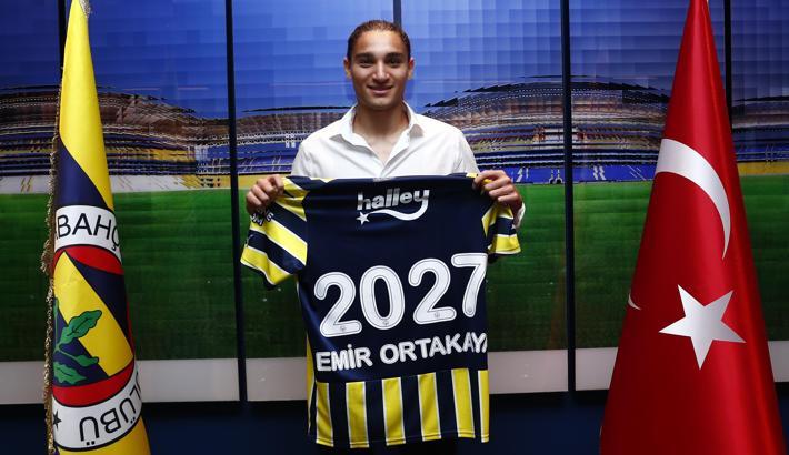 Emir Ortakaya'dan Fenerbahçe'ye 5 yıllık imza